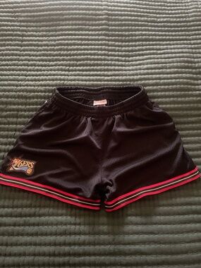 Mitchell & Ness Black Philadelphia 76ers Women's shorts